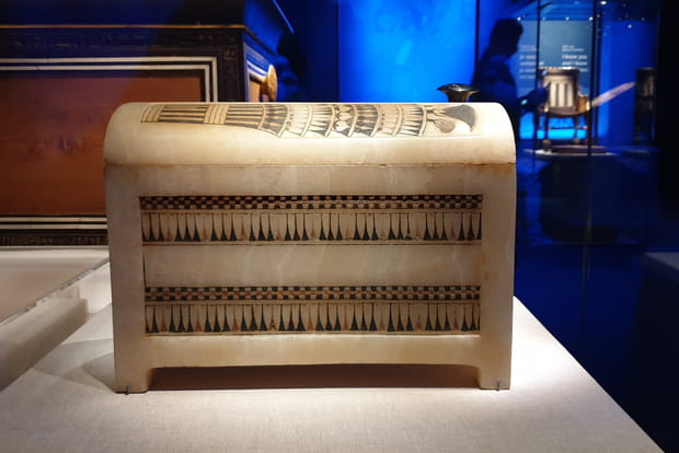 Boîte en calcite peinte