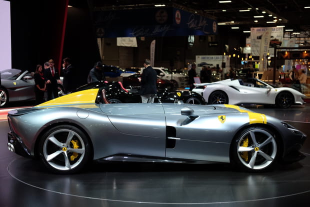 Une carrosserie entièrement réalisée en fibre de carbone