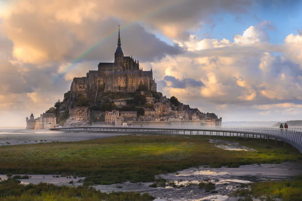 Le Mont-Saint-Michel enchanteur sous la pluie
