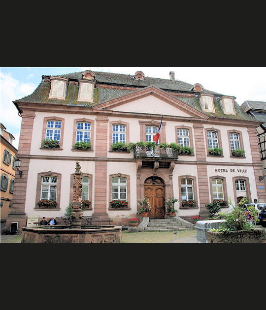 L'h&ocirc;tel de ville de Ribeauvill&eacute;