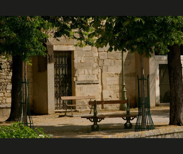 Dans une ruelle d'Uz&egrave;s