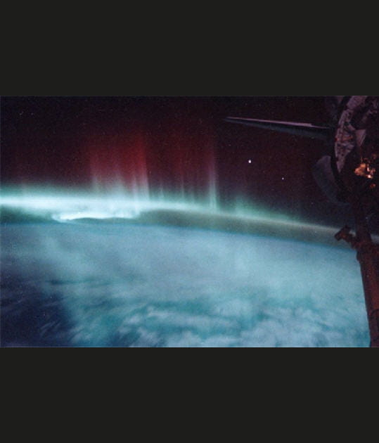 Aurore bor&eacute;ale vue de l'espace