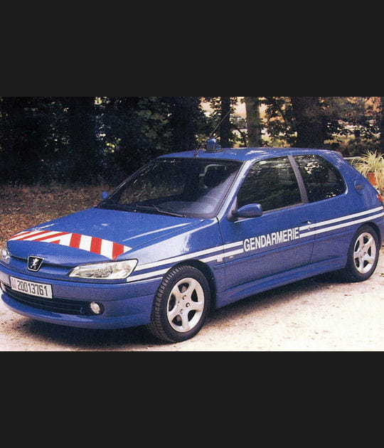 Peugeot d&eacute;file chez les Bleus