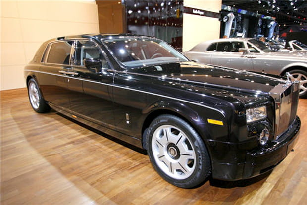 Rolls-Royce Phantom : mascotte à 7 021 euros