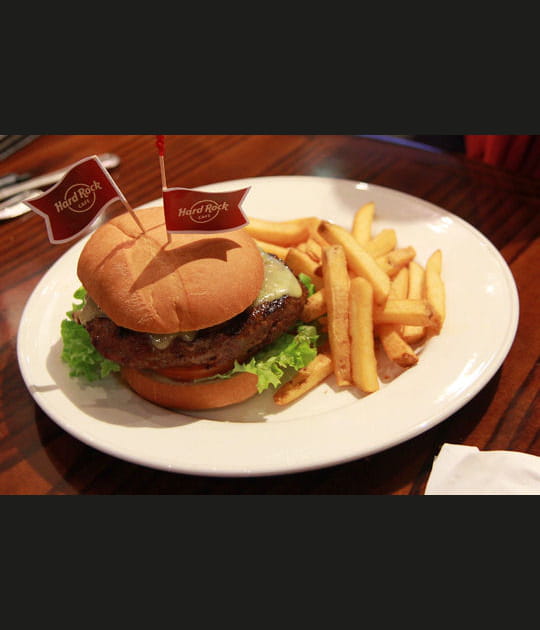Les burgers, la sp&eacute;cialit&eacute; de la maison
