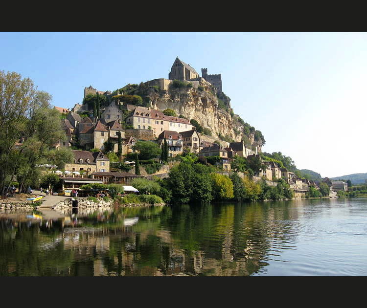 Beynac, le charme m&eacute;di&eacute;val au c&oelig;ur de la Dordogne