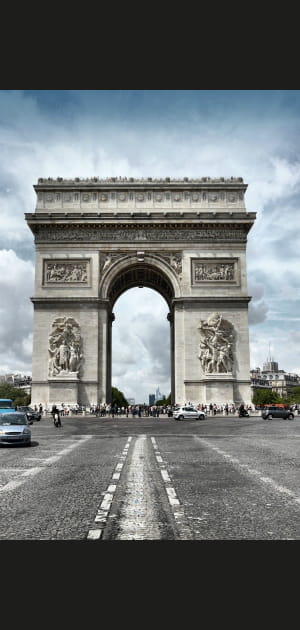 13e : Parking Paris Champs Elys&eacute;es (4,60&euro;/h)