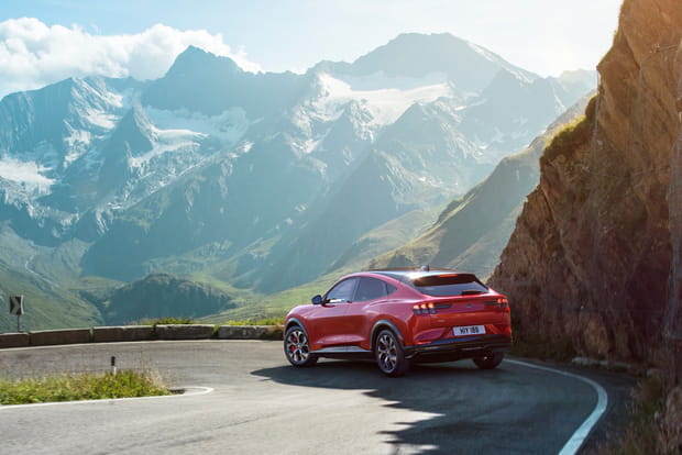 A l'arrière du Ford Mustang Mach-E