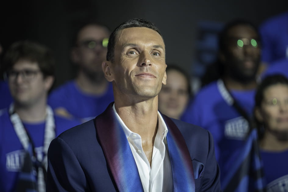 Alexis Hanquinquant porte drapeau