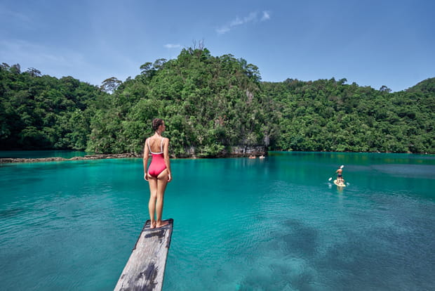 Voyage à Siargao, l'île paradisiaque des Philippines : sauter du plongeoir de Sugba Lagoon
