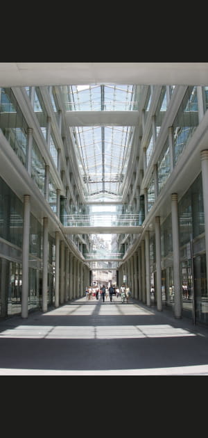 8e : Parking Paris March&eacute; Saint Honor&eacute; (4,80&euro;/h)