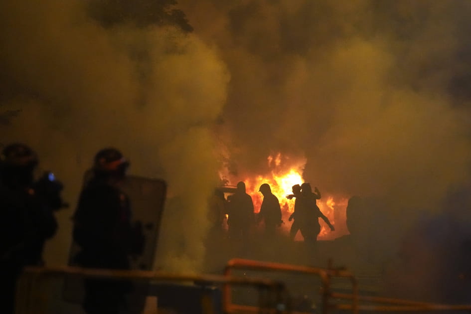 Les images des violences et d&eacute;bordements apr&egrave;s la mort de Nahel