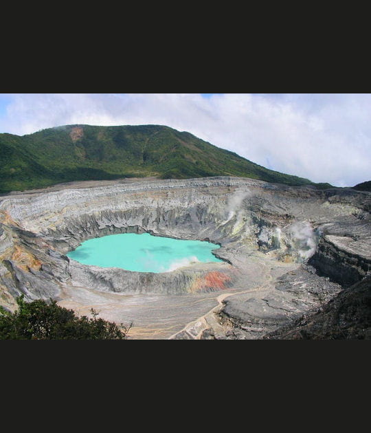 L'oeil bleu du volcan