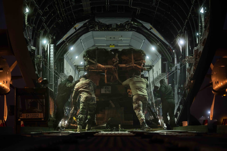 Les soldats fran&ccedil;ais pr&ecirc;ts au combat avec 7&nbsp;composantes de l'arm&eacute;e