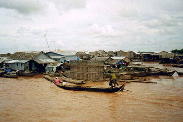 Sur le Tonlé Sap