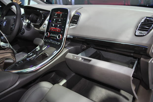 Caméra de recul, aide au parking...