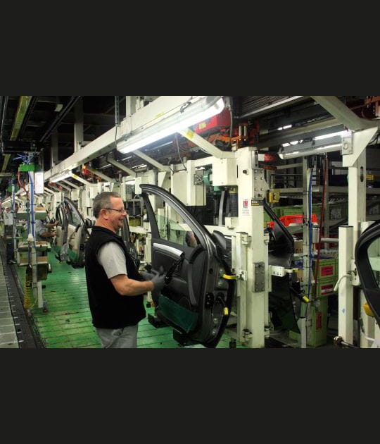 En parall&egrave;le, les portes sont habill&eacute;es