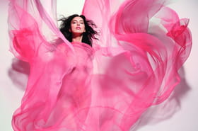 Le Calendrier Pirelli 2026&nbsp;r&eacute;v&egrave;le une nouvelle dimension de la f&eacute;minit&eacute; &agrave; travers les &eacute;l&eacute;ments