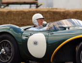 en 2008, stirling moss fréquentait toujours les circuits. 