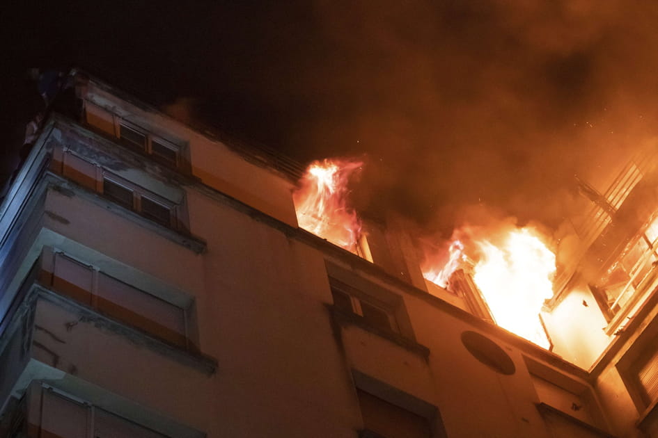 Les images de l'incendie mortel &agrave; Paris