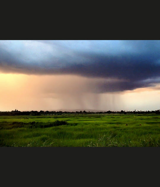 Le ciel se d&eacute;verse sur les plaines