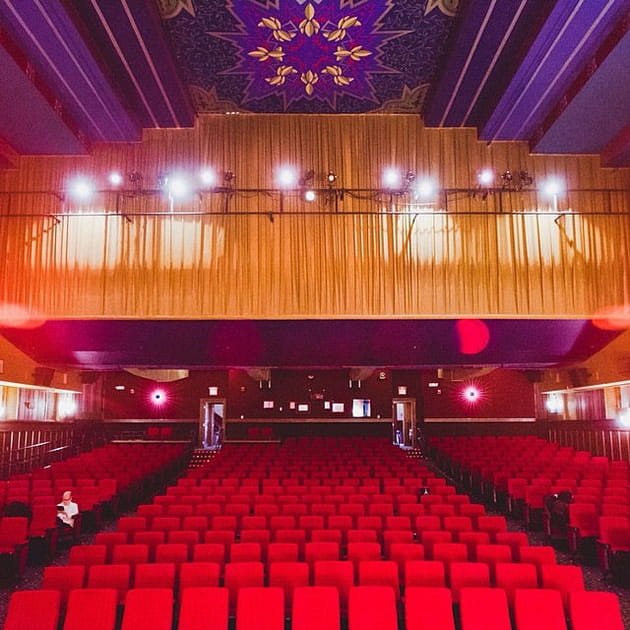 Au cin&eacute;ma