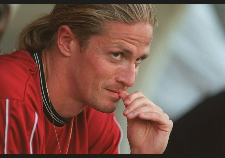 Emmanuel Petit annonce son mariage &agrave; l'avance