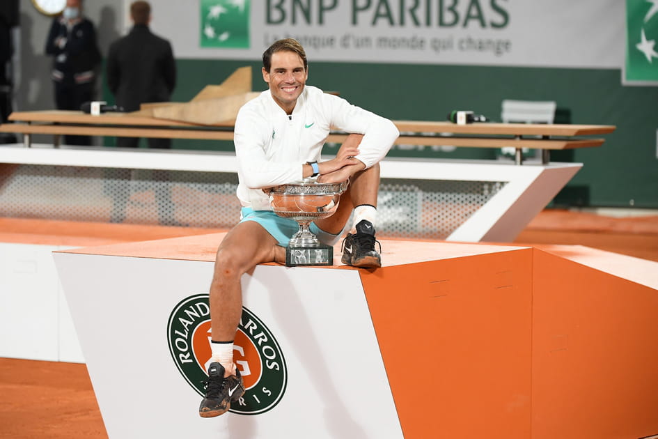 Dans la finale de Roland-Garros 2020&nbsp;&agrave; sens unique, Rafael Nadal domine Novak Djokovic