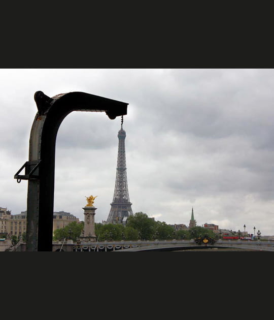 La Tour Eiffel en porte-cl&eacute;
