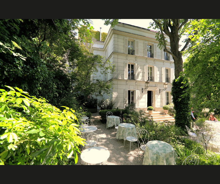 Dormir dans un h&ocirc;tel particulier parisien