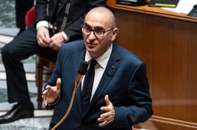 Pourquoi Laurent Nu&ntilde;ez a-t-il port&eacute; plainte contre l'humoriste Pierre-Emmanuel Barr&eacute;&nbsp;?