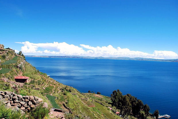 La vie sur les rives des lacs du monde
