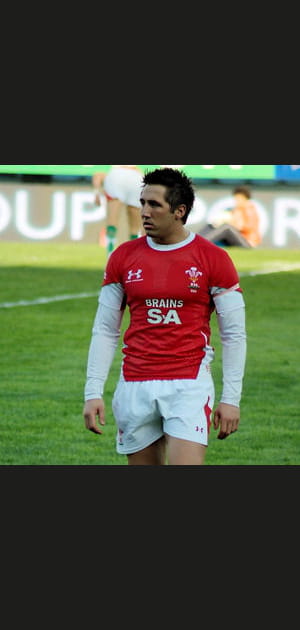 Gavin Henson, emm&ecirc;l&eacute; dans les affaires