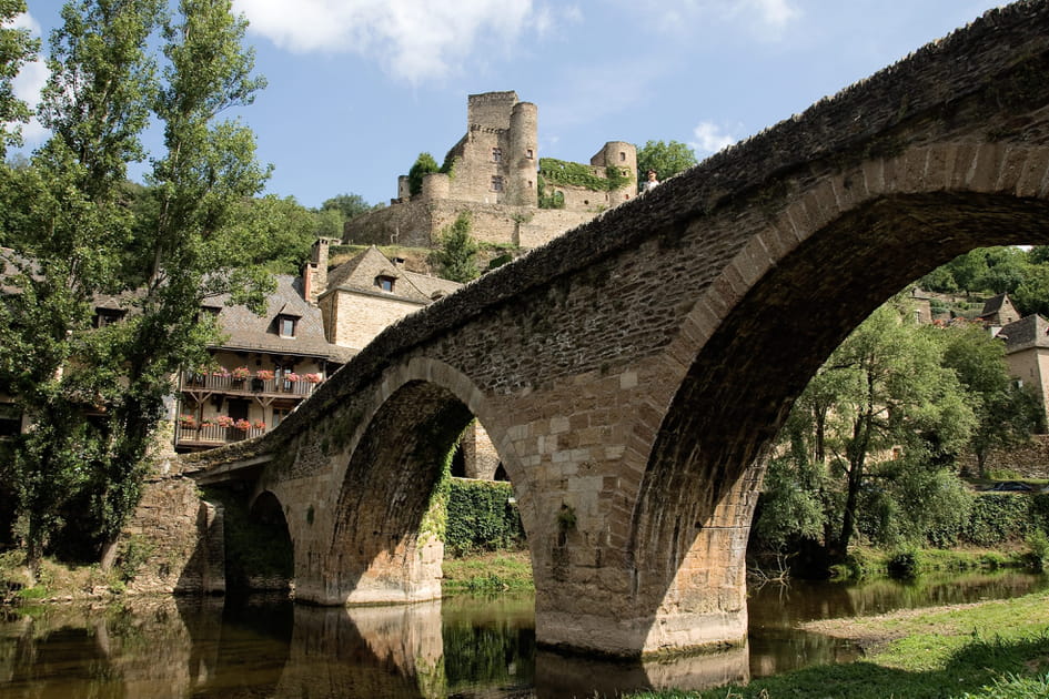 Belcastel et son ch&acirc;teau, l'un des plus beaux passages des gorges de l'Aveyron