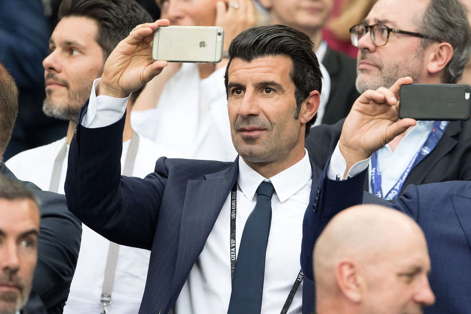 Luis Figo imortalise la c&eacute;r&eacute;monie d'ouverture