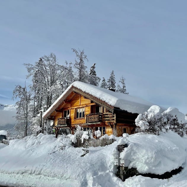 4. Un chalet en bois hiver comme &eacute;t&eacute; en Haute-Savoie