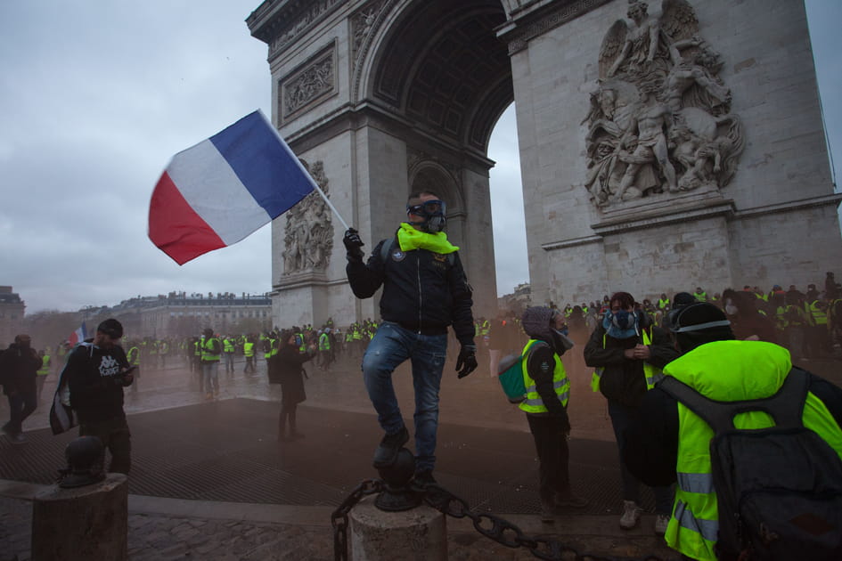 Gilets jaunes&nbsp;: les images choc &agrave; Paris