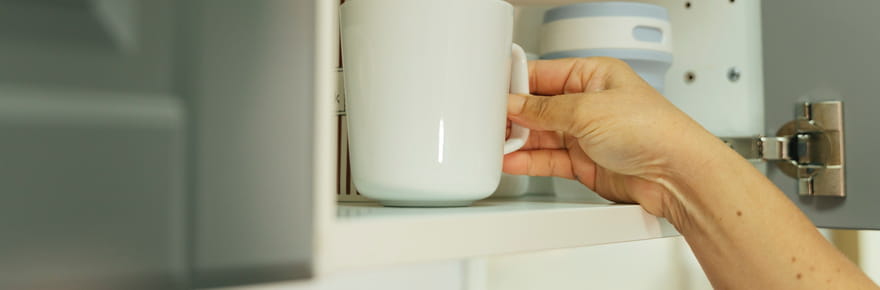 Faut-il ranger les tasses face vers le haut ou vers le bas&nbsp;? Ne faites plus l'erreur, le sens est tr&egrave;s important