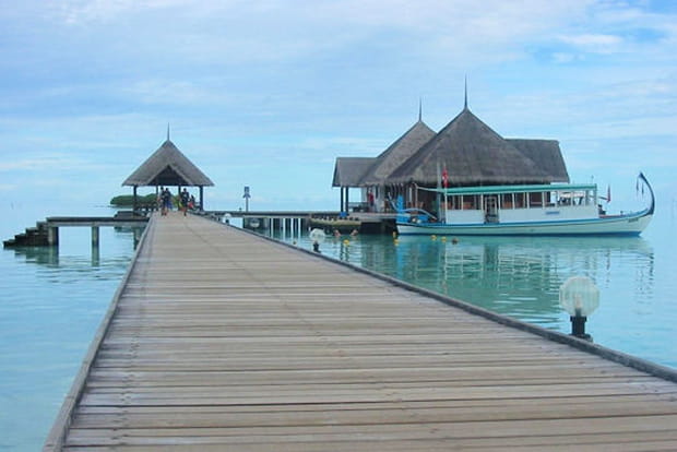 Le ponton et le bateau