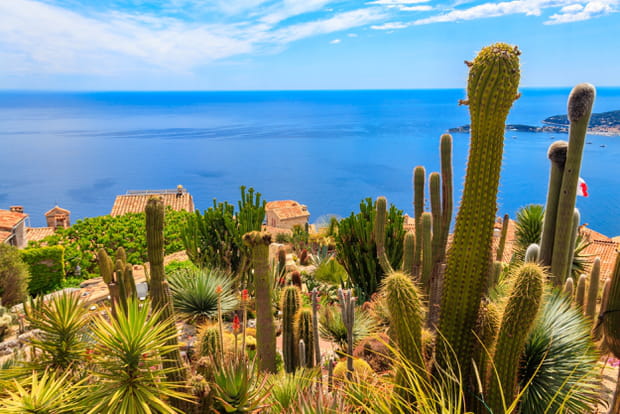 Ce village perché offre un panorama à couper le souffle sur la Méditerranée