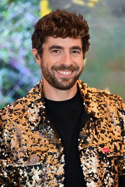 Agustin Galiana (Ici tout commence)&nbsp;: &eacute;galement chanteur et danseur talentueux