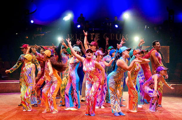 Des costumes scintillants