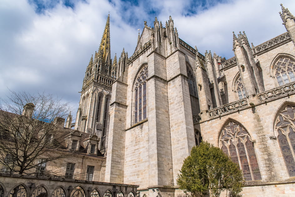 La cath&eacute;drale Saint-Corentin de Quimper