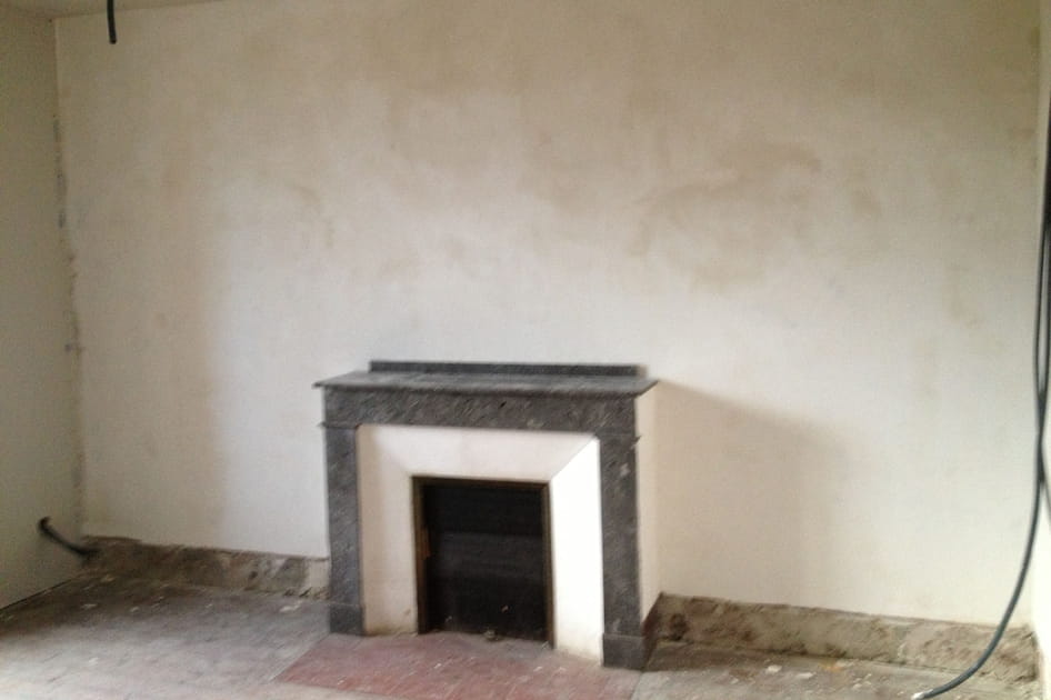 La chambre mise &agrave; nu