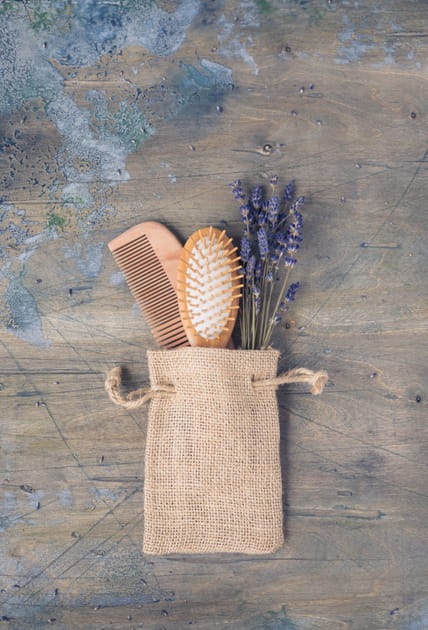La brosse &agrave; cheveux, un de objets les plus sales de la salle de bains&nbsp;? On vous explique