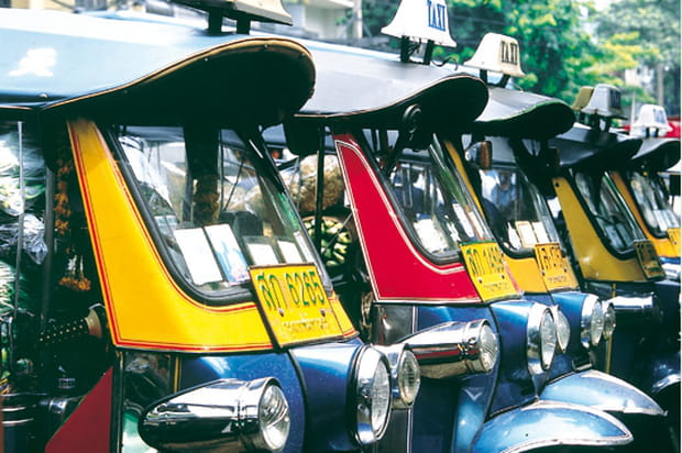 Des tuk-tuk à l'assaut de la ville
