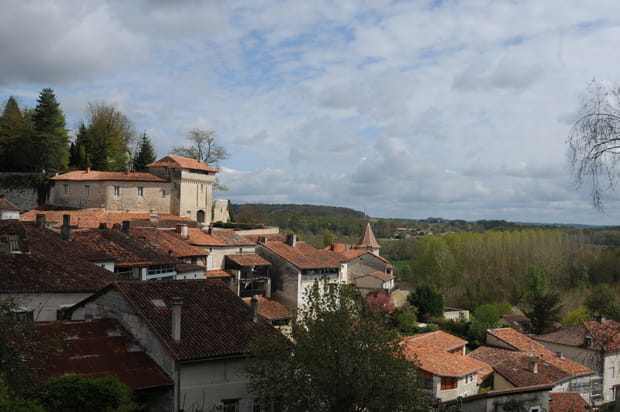 11e : Aubeterre-sur-Dronne, en Charente