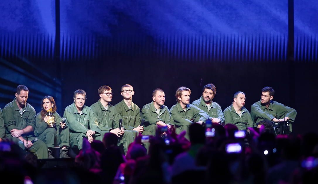 Moment d'ennui profond des stars lors du spectacle des Enfoir&eacute;s