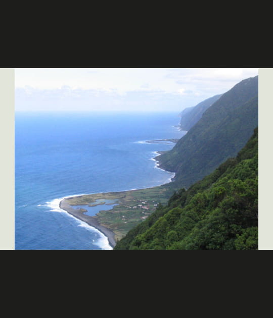 Falaises de Sao Jorge, A&ccedil;ores (Portugal)