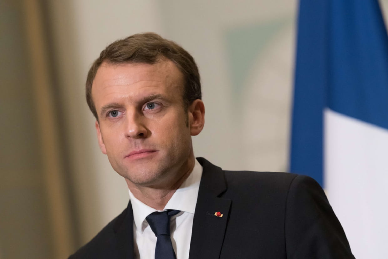 Pourquoi Macron N'a Pas Fait Son Service Militaire Emmanuel Macron défend un ex-collaborateur